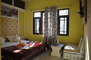 Goroomgo Nice One Palace Srinagar