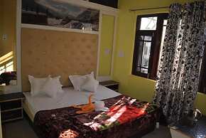 Goroomgo Nice One Palace Srinagar