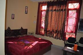 Goroomgo Nice One Palace Srinagar