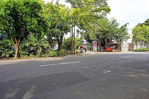 SPOT ON 90147 Gosepa Ambengan Plaza