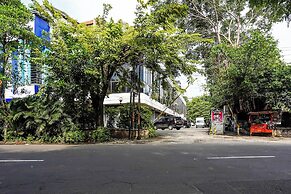 SPOT ON 90147 Gosepa Ambengan Plaza