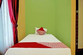 OYO 92293  Pahala Syariah Residence