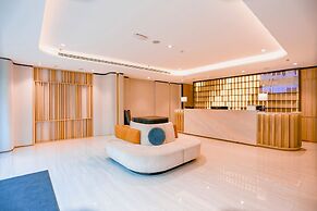Holiday Inn Express and Suites Bangkok Central Pier by IHG