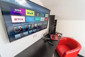 Studio Available Close to Queen Elizabeth Hospital