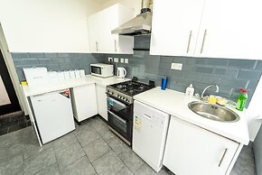 Studio Available Close to Queen Elizabeth Hospital