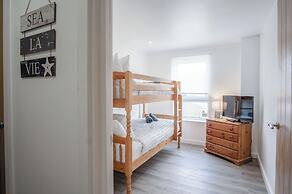 Beach View - 2 Bed Apartment - Llanelli