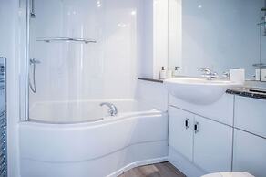 Beach View - 2 Bed Apartment - Llanelli