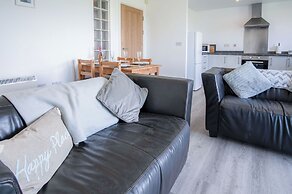 Beach View - 2 Bed Apartment - Llanelli