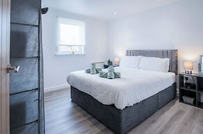 Beach View - 2 Bed Apartment - Llanelli