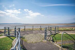 Beach View - 2 Bed Apartment - Llanelli