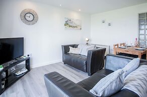 Beach View - 2 Bed Apartment - Llanelli