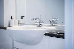 Beach View - 2 Bed Apartment - Llanelli