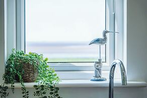 Beach View - 2 Bed Apartment - Llanelli