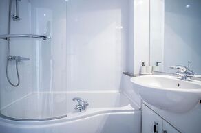 Beach View - 2 Bed Apartment - Llanelli