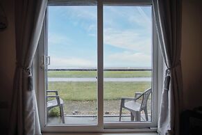 Beach View - 2 Bed Apartment - Llanelli