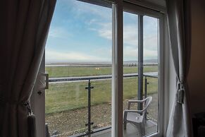 Beach View - 2 Bed Apartment - Llanelli