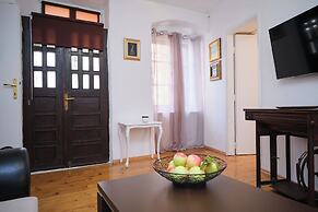 Apartment Galeriana Palace by Litto