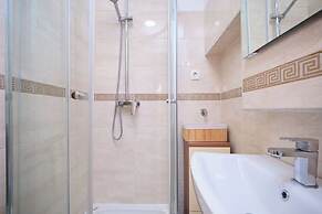 Apartment Galeriana Palace by Litto