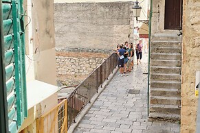 Apartment Galeriana Palace by Litto