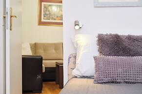 Apartment Galeriana Palace by Litto