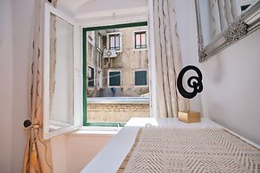 Apartment Galeriana Palace by Litto