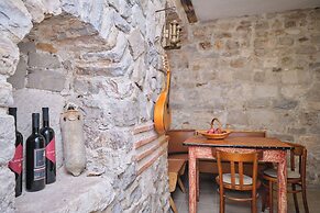 Apartment Galeriana Palace by Litto