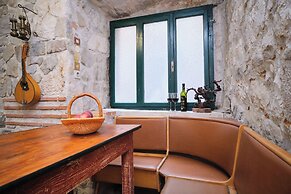 Apartment Galeriana Palace by Litto