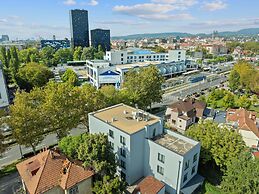 Hotel iNova