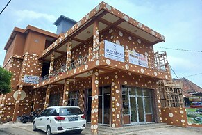 OYO 90731 E-kreasi Home