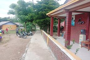 OYO 3303 Penginapan Putri Asih Sawarna