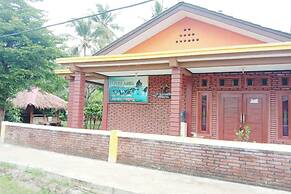 OYO 3303 Penginapan Putri Asih Sawarna