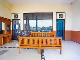 OYO 91415 De Wijaya Hotel