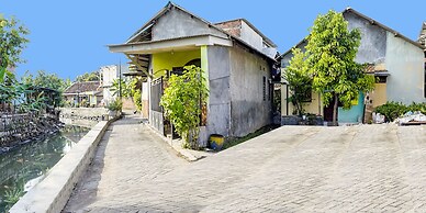 SPOT ON 91883 Kost 2 Putra Syariah