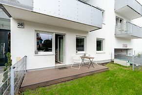 Apartment With Garden Poznan by Renters