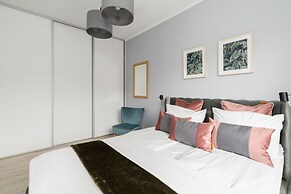 Apartment With Garden Poznan by Renters