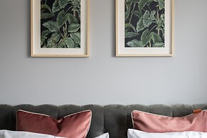 Apartment With Garden Poznan by Renters