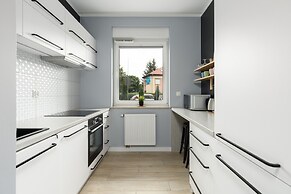 Apartment With Garden Poznan by Renters