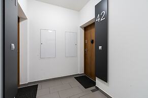 Apartment With Garden Poznan by Renters