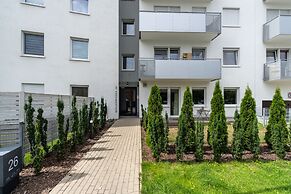 Apartment With Garden Poznan by Renters