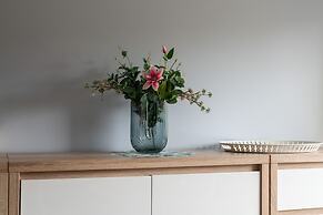 Apartment With Garden Poznan by Renters