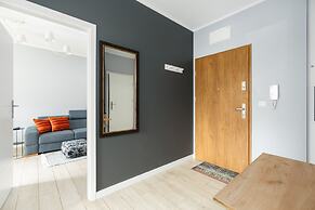 Apartment With Garden Poznan by Renters