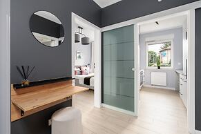 Apartment With Garden Poznan by Renters