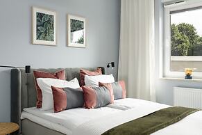 Apartment With Garden Poznan by Renters