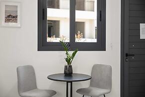 Phaedrus Living: Alkminis Seaside Suites Verano