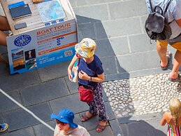 Casa Teresa with AC and Balcony
