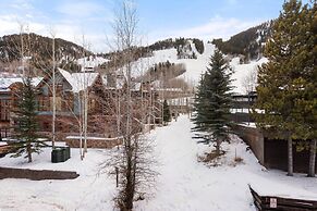 Charming Condo Only 1 Block From Lift 1A w/ Private Balcony With Aspen