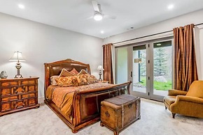 Luxury 5-bedroom Vacation Home in East Vail With Private hot Tub, pet 