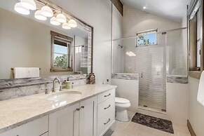 Luxurious 6-bedroom Ski-in/ski-out Home, Very Spacious, With Private h