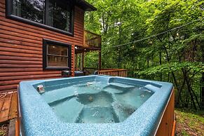 Sugar Bear Cabin with Hot Tub