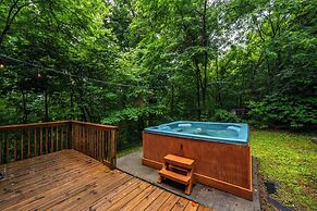Sugar Bear Cabin with Hot Tub